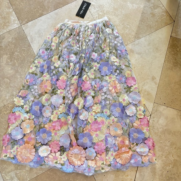 NWT FLORAL DREAMS MAXI SKIRT Dolls Kill Sugar Thrillz Tulle 3D Flowers Size XS - Picture 13 of 17